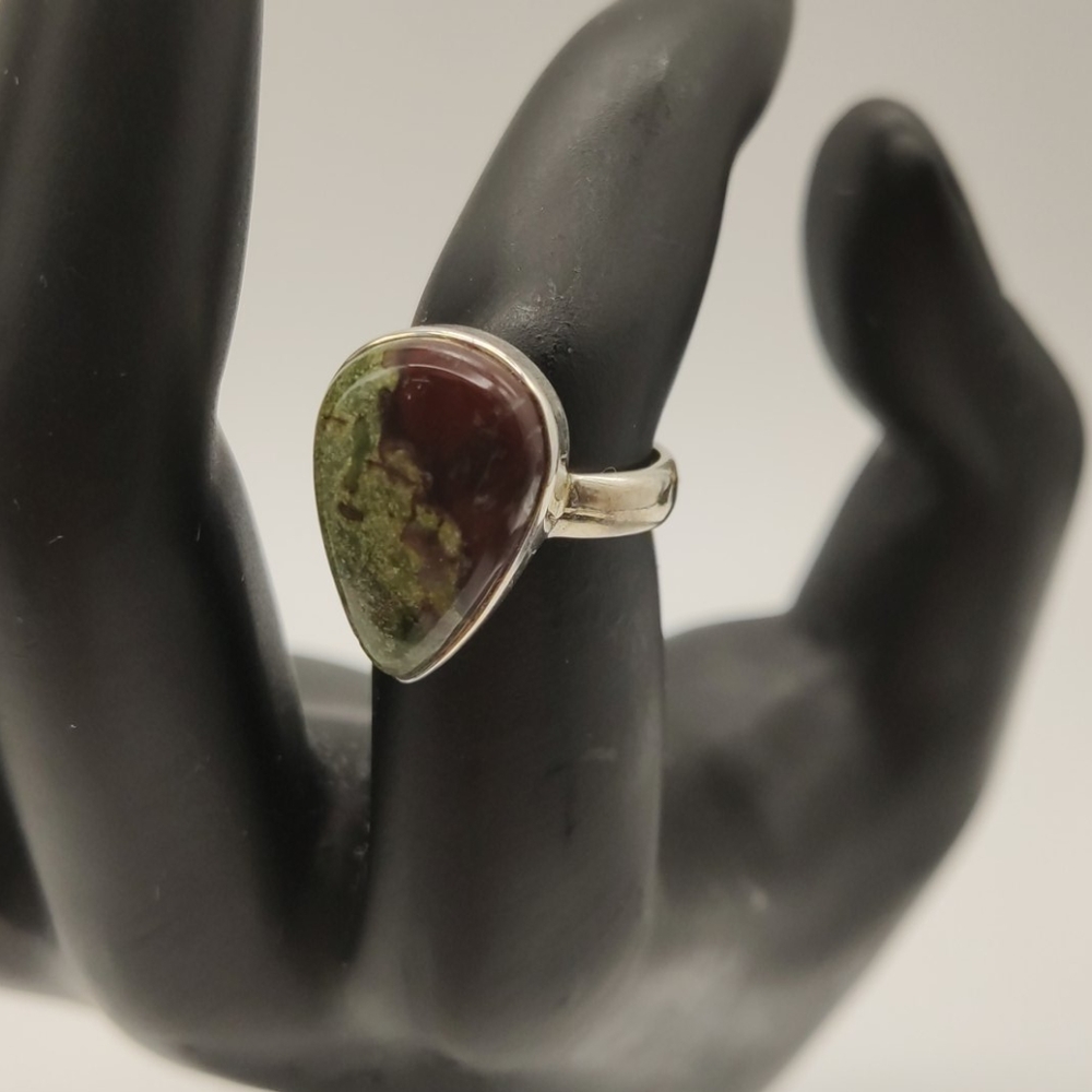 Loveliome Stone Silver Ring 💎